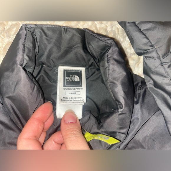 The Northface 550 jacket - Picture 3 of 4